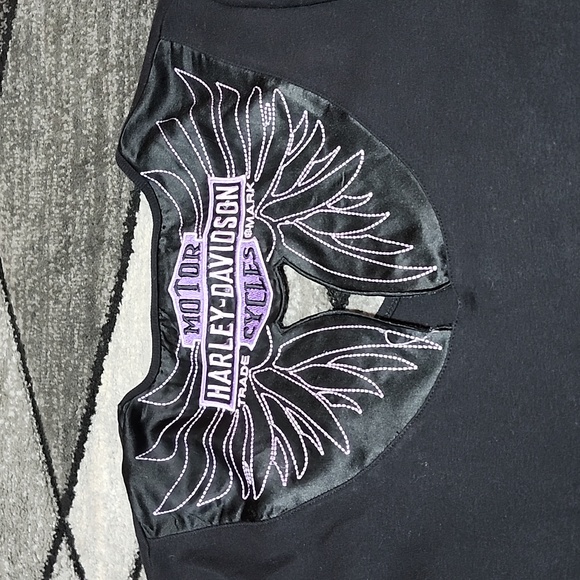 Harley-Davidson Tops - HARLEY DAVIDSON MOTORCYCLE 2011  EMBROIDERED CUT-OUT WINGS V-NECK TEE-SH…